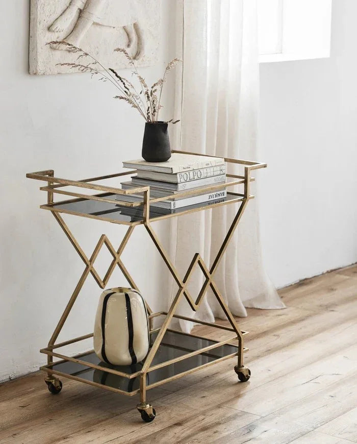 Serving table -ST-004