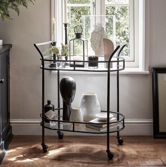 Serving table -ST-013